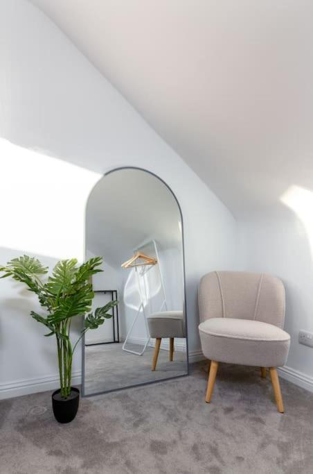The Stylish 3-Bedroom Maisonette Retreat Stirling Eksteriør billede